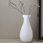 Bud Vase White - Curved image 0