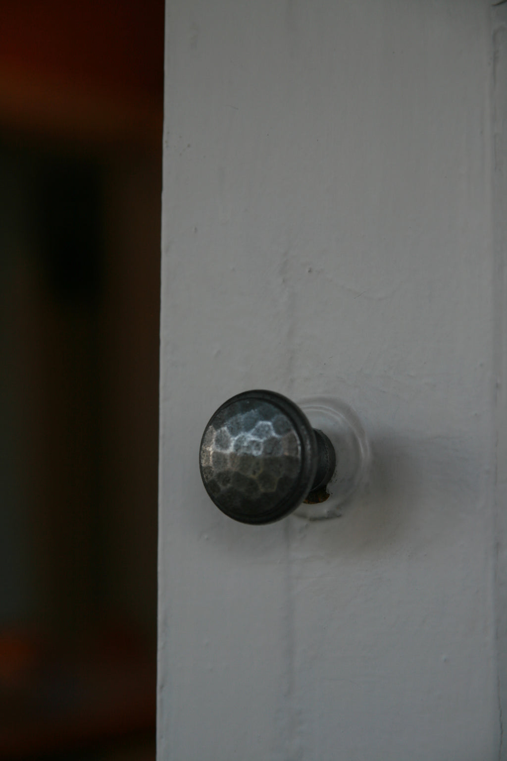 Knob – Hammered Top Cast Waxed Antique Iron 32mm image 1