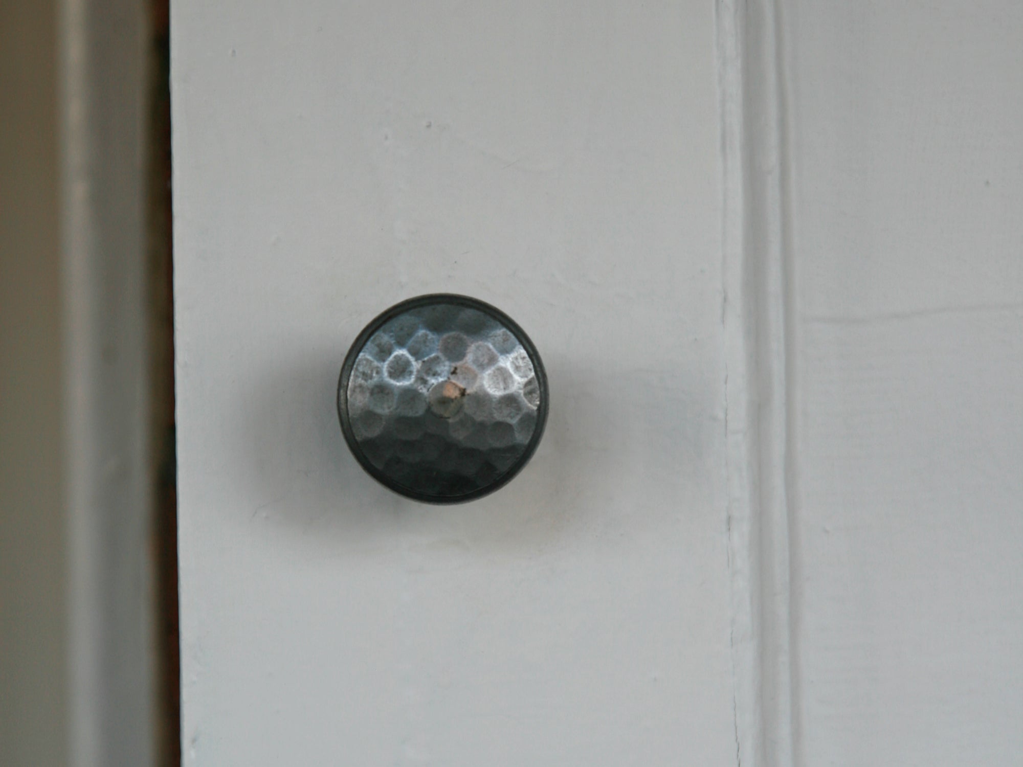Knob – Hammered Top Cast Waxed Antique Iron 35mm image 2