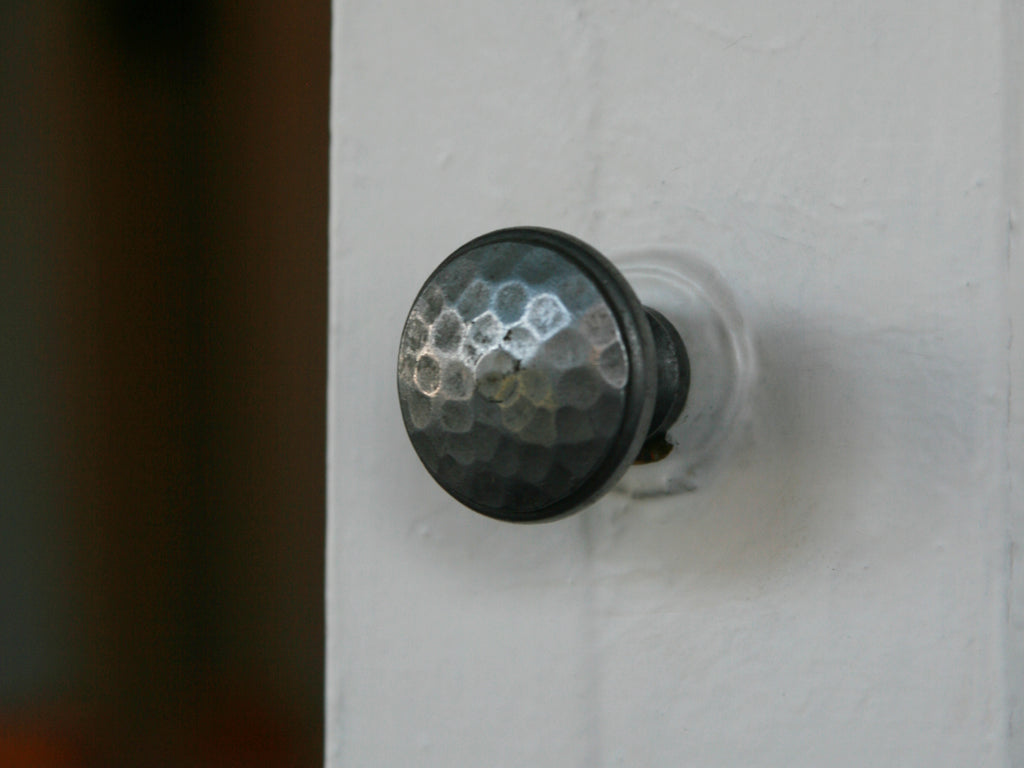 Knob – Hammered Top Cast Waxed Antique Iron 35mm image 0