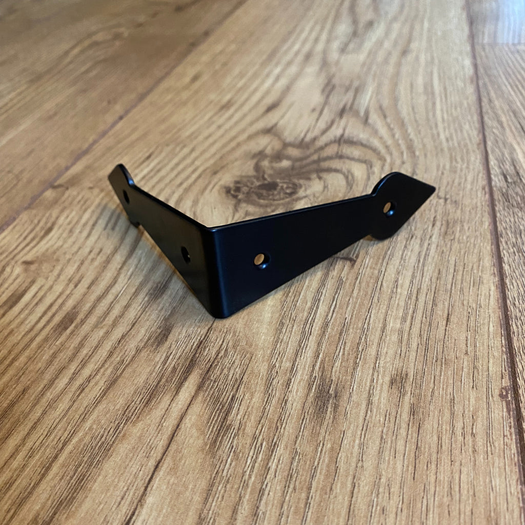 Arrowhead Corner Strap Satin Black image 0